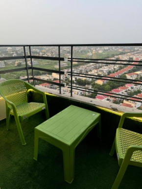 Luxury studio near expo mart